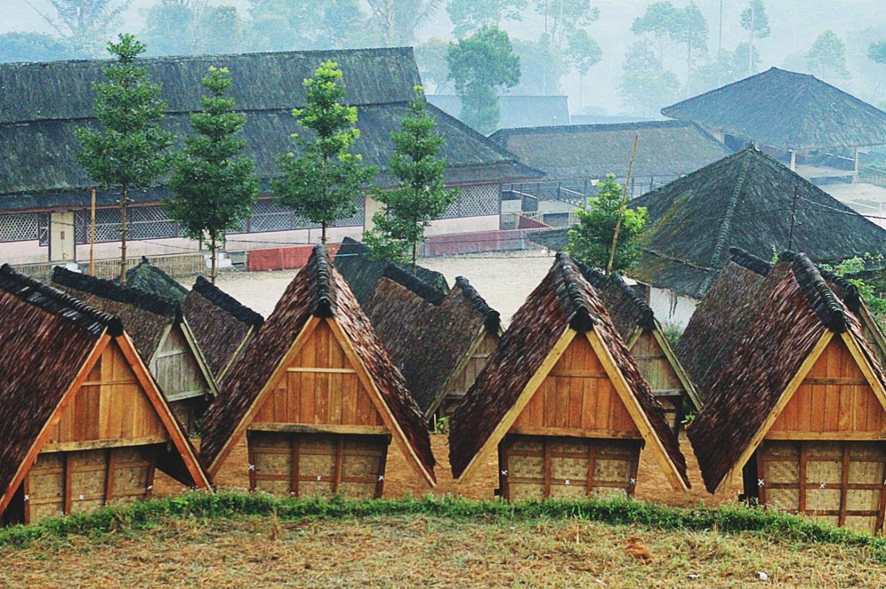 Desa di Sukabumi yang memiliki sejarah dan budaya unik