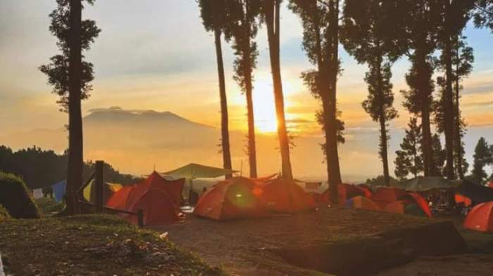 Lokasi terbaik untuk camping di Sukabumi dengan pemandangan indah